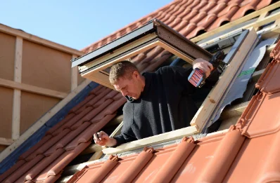 Pose de fenêtres de toit Velux aux Mujouls